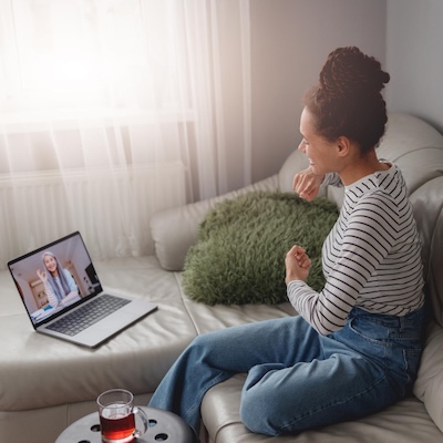 Sesión de terapia individual en línea